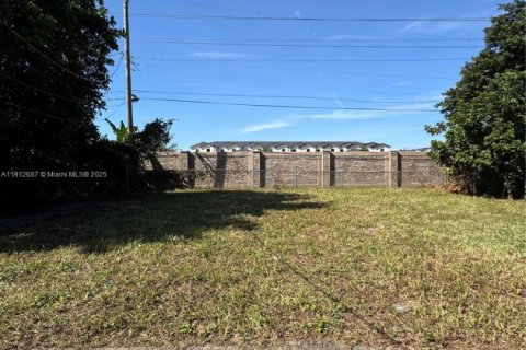 House in Hollywood, Florida 3 bedrooms, 97.08 sq.m. № 1969099 - photo 28