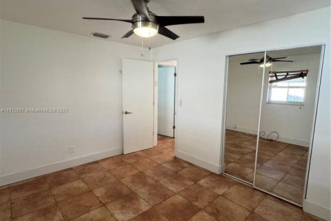 House in Hollywood, Florida 3 bedrooms, 97.08 sq.m. № 1969099 - photo 22