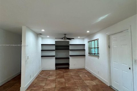 House in Hollywood, Florida 3 bedrooms, 97.08 sq.m. № 1969099 - photo 6