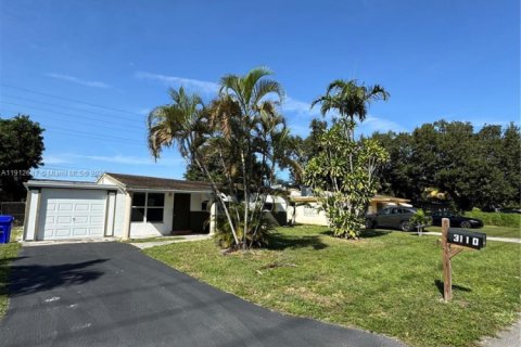 House in Hollywood, Florida 3 bedrooms, 97.08 sq.m. № 1969099 - photo 3