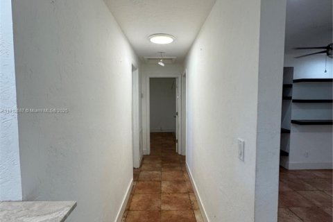 House in Hollywood, Florida 3 bedrooms, 97.08 sq.m. № 1969099 - photo 16