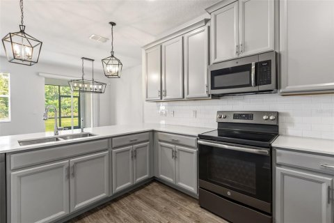 Touwnhouse à vendre à Orlando, Floride: 3 chambres, 161.74 m2 № 2097077 - photo 12