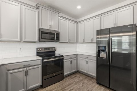 Touwnhouse à vendre à Orlando, Floride: 3 chambres, 161.74 m2 № 2097077 - photo 13