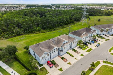 Touwnhouse à vendre à Orlando, Floride: 3 chambres, 161.74 m2 № 2097077 - photo 4
