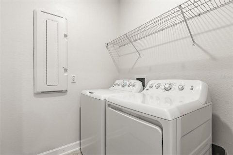 Touwnhouse à vendre à Orlando, Floride: 3 chambres, 161.74 m2 № 2097077 - photo 18