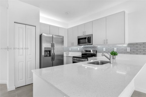 Adosado en alquiler en Homestead, Florida, 3 dormitorios, 183.85 m2 № 2055599 - foto 20