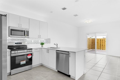 Adosado en alquiler en Homestead, Florida, 3 dormitorios, 183.85 m2 № 2055599 - foto 11