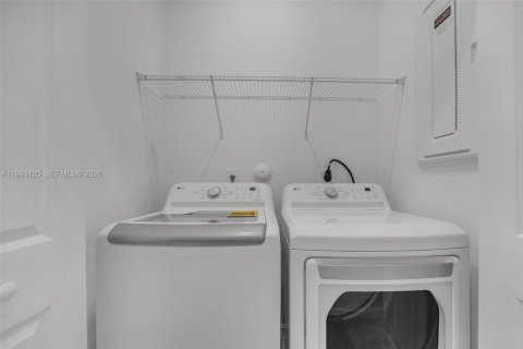 Adosado en alquiler en Homestead, Florida, 3 dormitorios, 183.85 m2 № 2055599 - foto 6