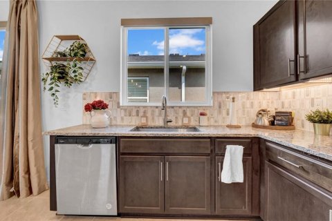 Casa en venta en Davenport, Florida, 4 dormitorios, 201.51 m2 № 1669844 - foto 18
