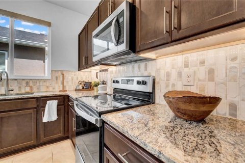 Casa en venta en Davenport, Florida, 4 dormitorios, 201.51 m2 № 1669844 - foto 9