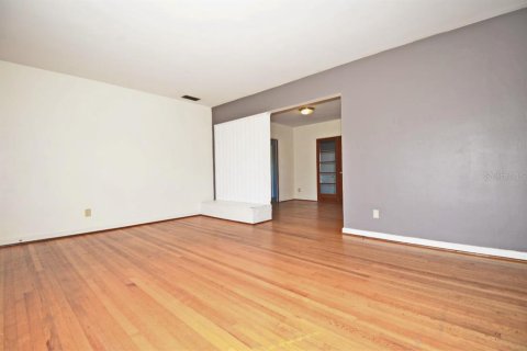 Villa ou maison à louer à Orlando, Floride: 3 chambres, 151.24 m2 № 2156210 - photo 4