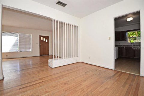 Villa ou maison à louer à Orlando, Floride: 3 chambres, 151.24 m2 № 2156210 - photo 7
