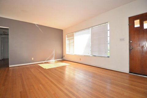 Villa ou maison à louer à Orlando, Floride: 3 chambres, 151.24 m2 № 2156210 - photo 6