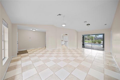 Casa en venta en Cape Coral, Florida, 4 dormitorios, 206.34 m2 № 1767352 - foto 11