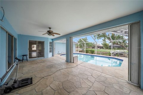 Casa en venta en Cape Coral, Florida, 4 dormitorios, 206.34 m2 № 1767352 - foto 25