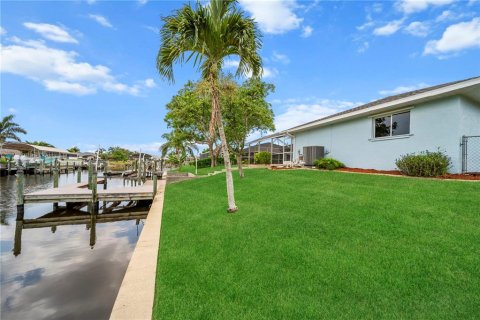 Casa en venta en Cape Coral, Florida, 4 dormitorios, 206.34 m2 № 1767352 - foto 8