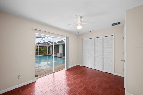 Casa en venta en Cape Coral, Florida, 4 dormitorios, 206.34 m2 № 1767352 - foto 20