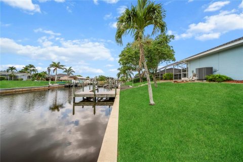 Casa en venta en Cape Coral, Florida, 4 dormitorios, 206.34 m2 № 1767352 - foto 3