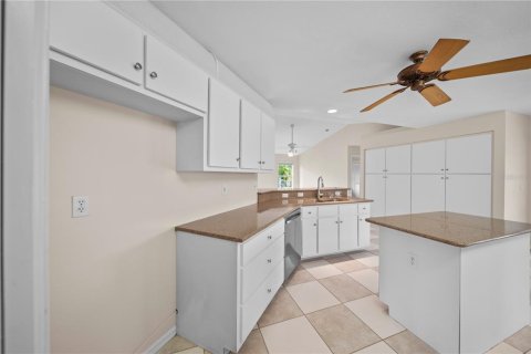 Casa en venta en Cape Coral, Florida, 4 dormitorios, 206.34 m2 № 1767352 - foto 13