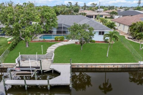 Casa en venta en Cape Coral, Florida, 4 dormitorios, 206.34 m2 № 1767352 - foto 4