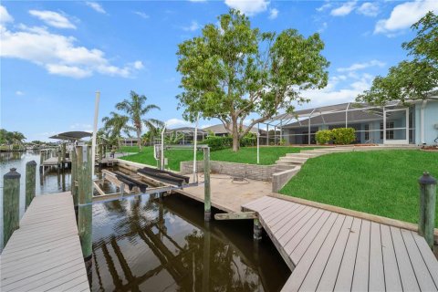 Casa en venta en Cape Coral, Florida, 4 dormitorios, 206.34 m2 № 1767352 - foto 7