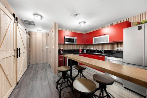 Снять в аренду кондоминиум в Майами, Флорида 3 комнаты, 90.86м2, № 2085546 - фото 3
