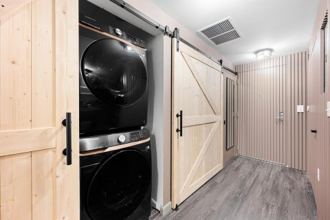 Снять в аренду кондоминиум в Майами, Флорида 3 комнаты, 90.86м2, № 2085546 - фото 2