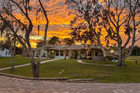 Casa en venta en New Smyrna Beach, Florida, 3 dormitorios, 167.5 m2 № 1747301 - foto 1
