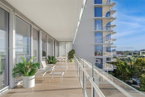 Condominio en alquiler en Surfside, Florida, 2 dormitorios, 188.03 m2 № 1934105 - foto 20