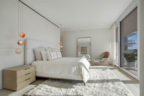 Condominio en alquiler en Surfside, Florida, 2 dormitorios, 188.03 m2 № 1934105 - foto 12