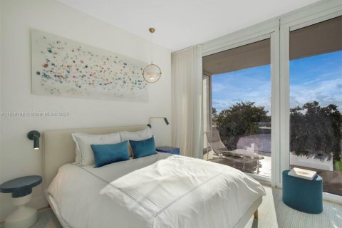 Condominio en alquiler en Surfside, Florida, 2 dormitorios, 188.03 m2 № 1934105 - foto 15