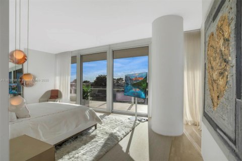 Condominio en alquiler en Surfside, Florida, 2 dormitorios, 188.03 m2 № 1934105 - foto 10