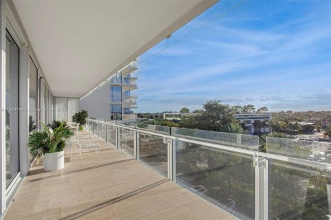Condominio en alquiler en Surfside, Florida, 2 dormitorios, 188.03 m2 № 1934105 - foto 19