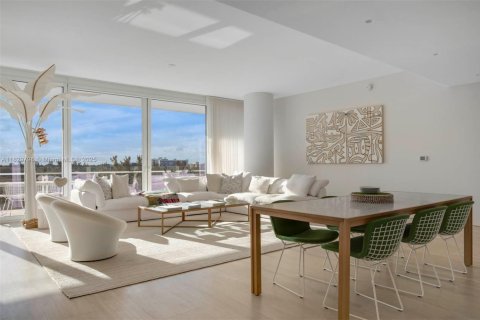 Condominio en alquiler en Surfside, Florida, 2 dormitorios, 188.03 m2 № 1934105 - foto 3