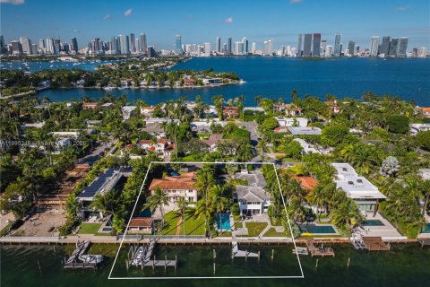 Casa en venta en Miami Beach, Florida, 10 dormitorios № 1947765 - foto 4