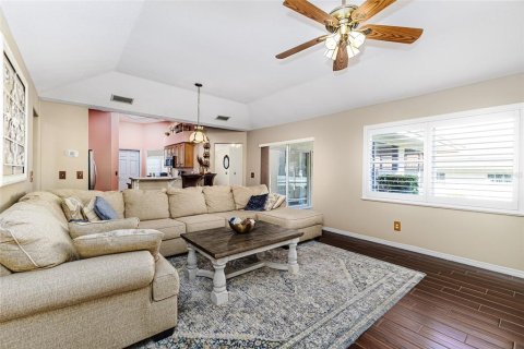 House in Winter Haven, Florida 3 bedrooms, 167.78 sq.m. № 1788025 - photo 10