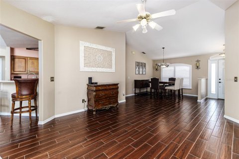 House in Winter Haven, Florida 3 bedrooms, 167.78 sq.m. № 1788025 - photo 8