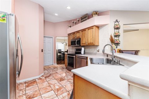 House in Winter Haven, Florida 3 bedrooms, 167.78 sq.m. № 1788025 - photo 12