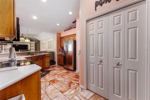 House in Winter Haven, Florida 3 bedrooms, 167.78 sq.m. № 1788025 - photo 13