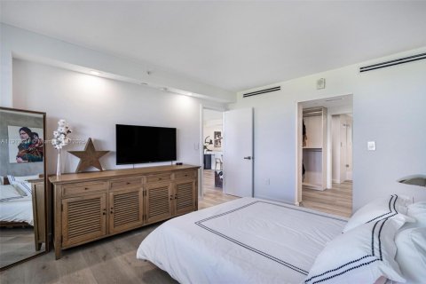 Condominio en venta en Key Biscayne, Florida, 1 dormitorio, 83.15 m2 № 1968427 - foto 19