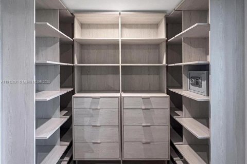 Condominio en venta en Key Biscayne, Florida, 1 dormitorio, 83.15 m2 № 1968427 - foto 22