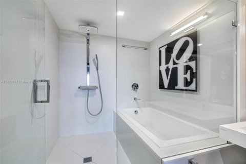 Condominio en venta en Key Biscayne, Florida, 1 dormitorio, 83.15 m2 № 1968427 - foto 21