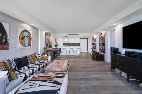 Condominio en venta en Key Biscayne, Florida, 1 dormitorio, 83.15 m2 № 1968427 - foto 13