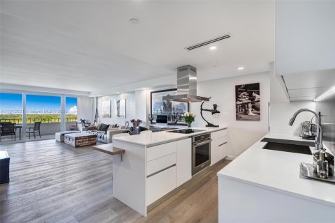 Condominio en venta en Key Biscayne, Florida, 1 dormitorio, 83.15 m2 № 1968427 - foto 4