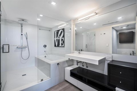 Condominio en venta en Key Biscayne, Florida, 1 dormitorio, 83.15 m2 № 1968427 - foto 20