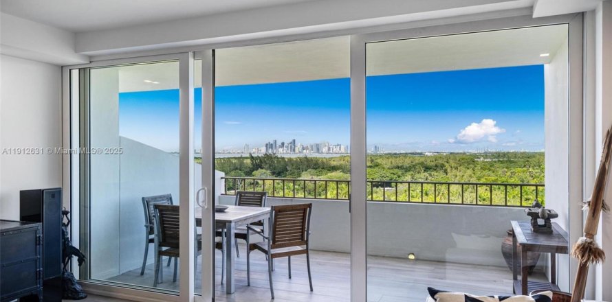 Condominio en Key Biscayne, Florida, 1 dormitorio № 1968427
