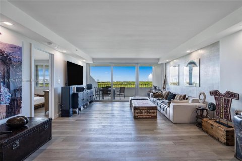 Condominio en venta en Key Biscayne, Florida, 1 dormitorio, 83.15 m2 № 1968427 - foto 2