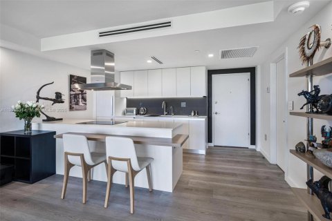 Condominio en venta en Key Biscayne, Florida, 1 dormitorio, 83.15 m2 № 1968427 - foto 7