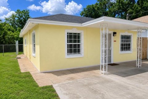 Villa ou maison à vendre à Tampa, Floride: 2 chambres, 95.22 m2 № 2156611 - photo 2