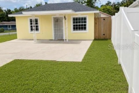 Villa ou maison à vendre à Tampa, Floride: 2 chambres, 95.22 m2 № 2156611 - photo 5